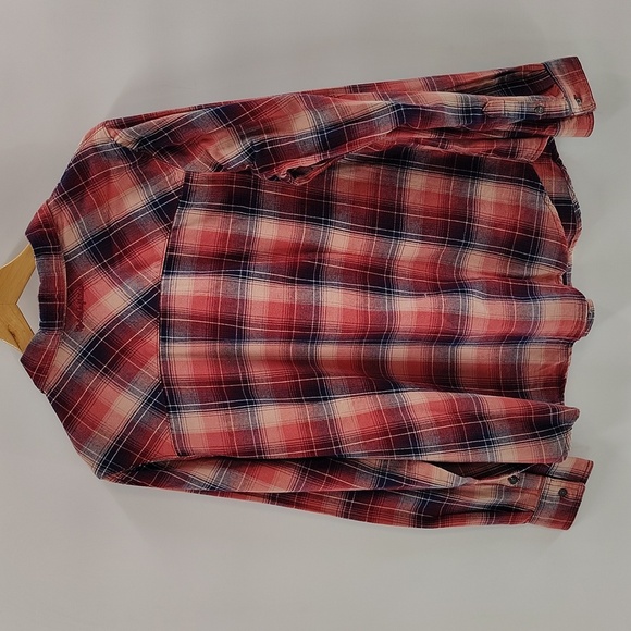 Noble Outfitters Button Down Flannel Size 1X Pink Blue Plaid NWT - Picture 5 of 5